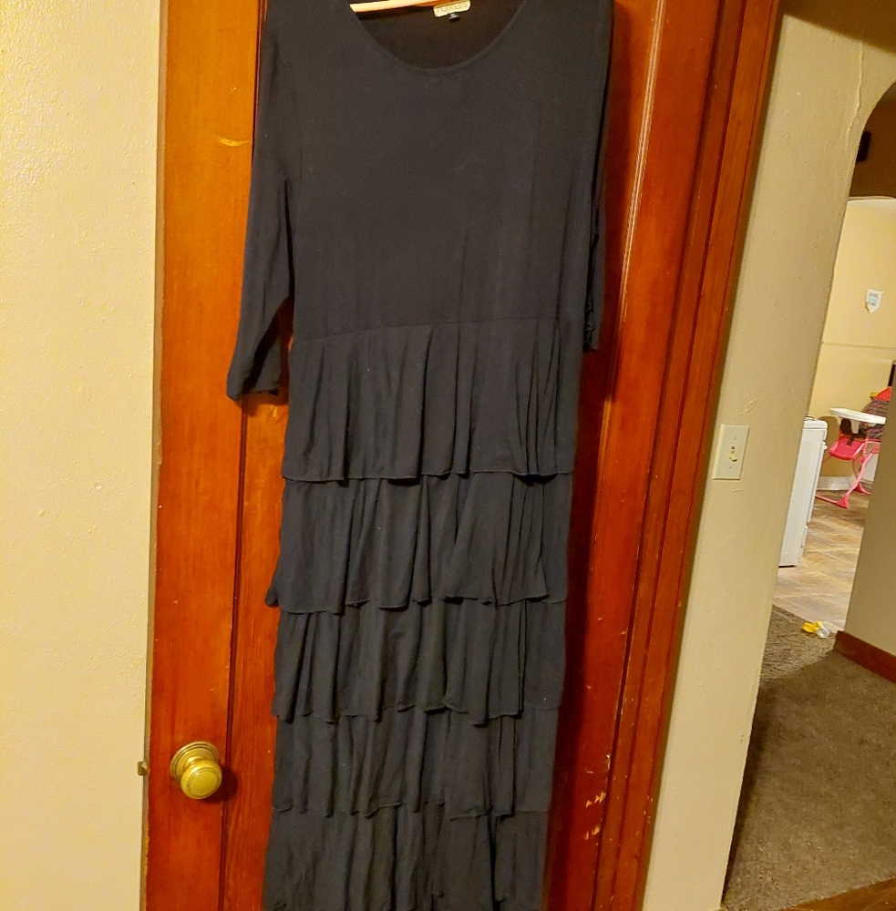 Womans Nuggles black dress